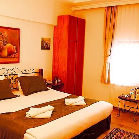 Kufe Hotel *